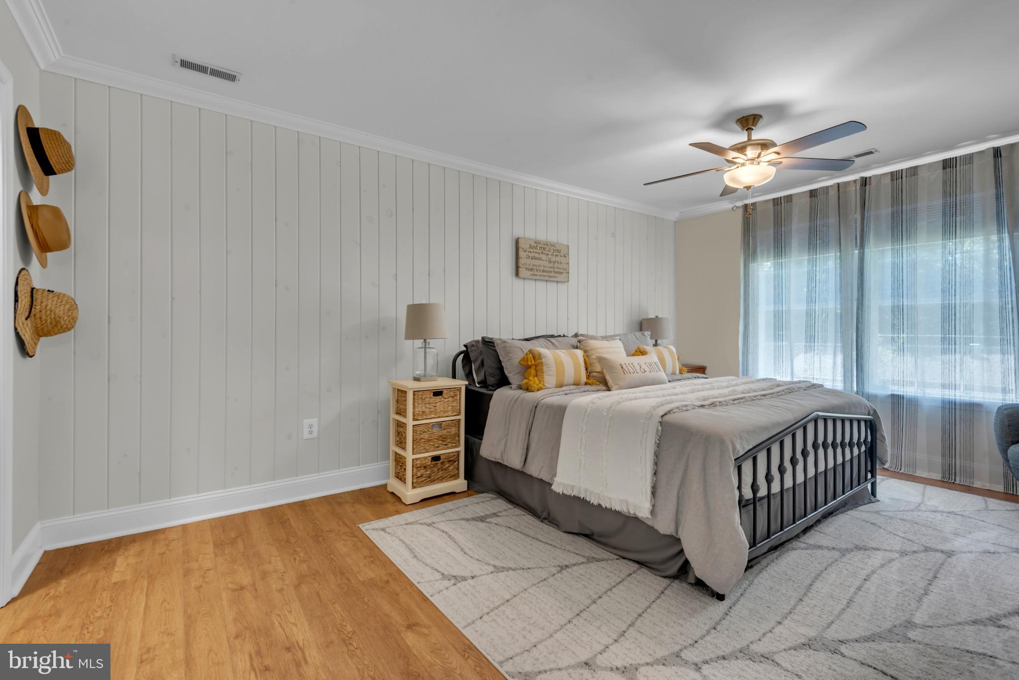 SUNRISE BEACH - Residential