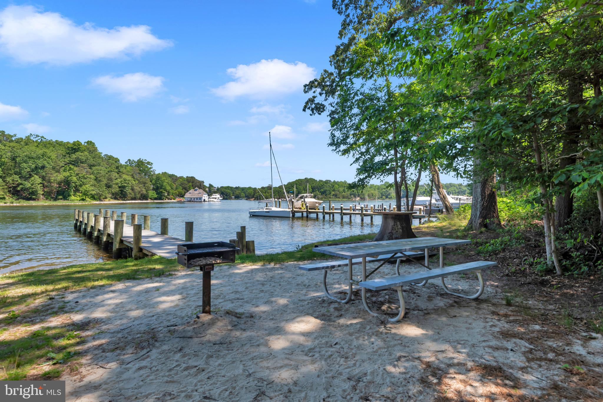 SUNRISE BEACH - Residential