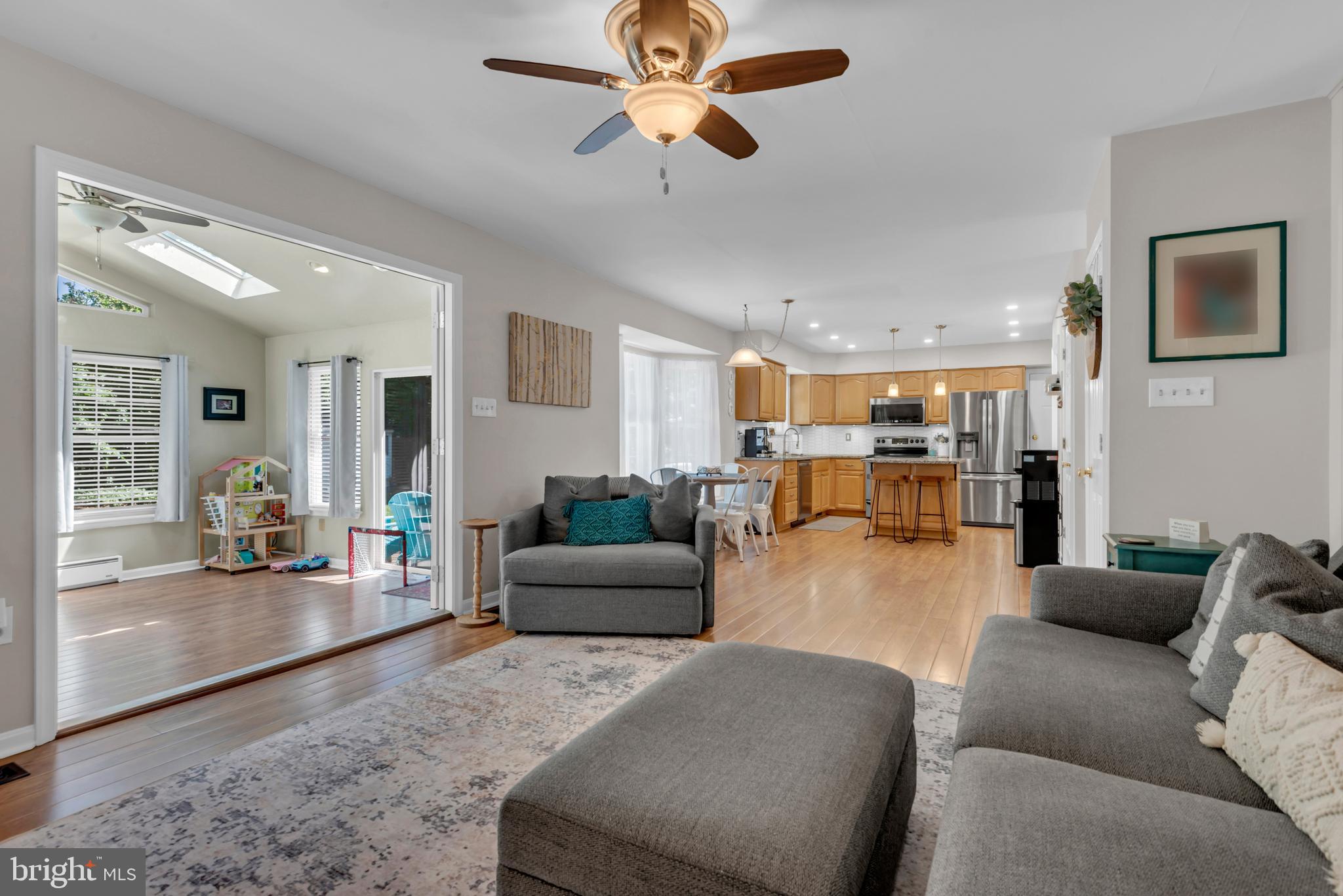 SUNRISE BEACH - Residential