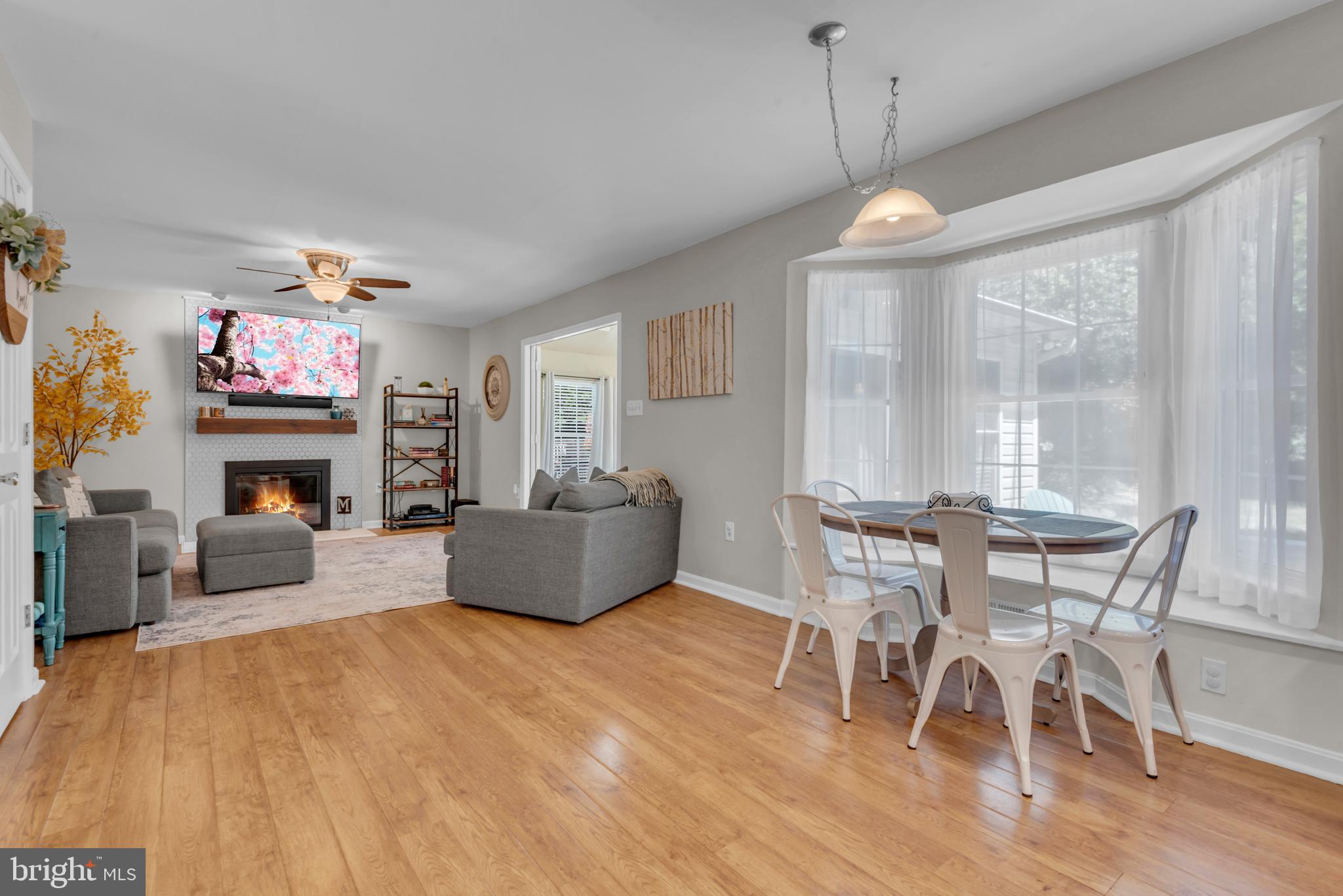SUNRISE BEACH - Residential