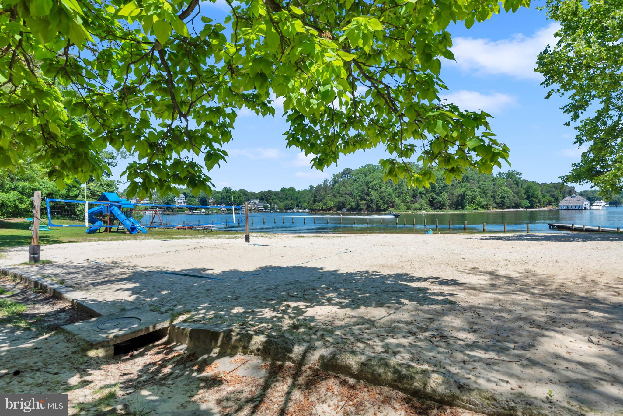 SUNRISE BEACH - Residential