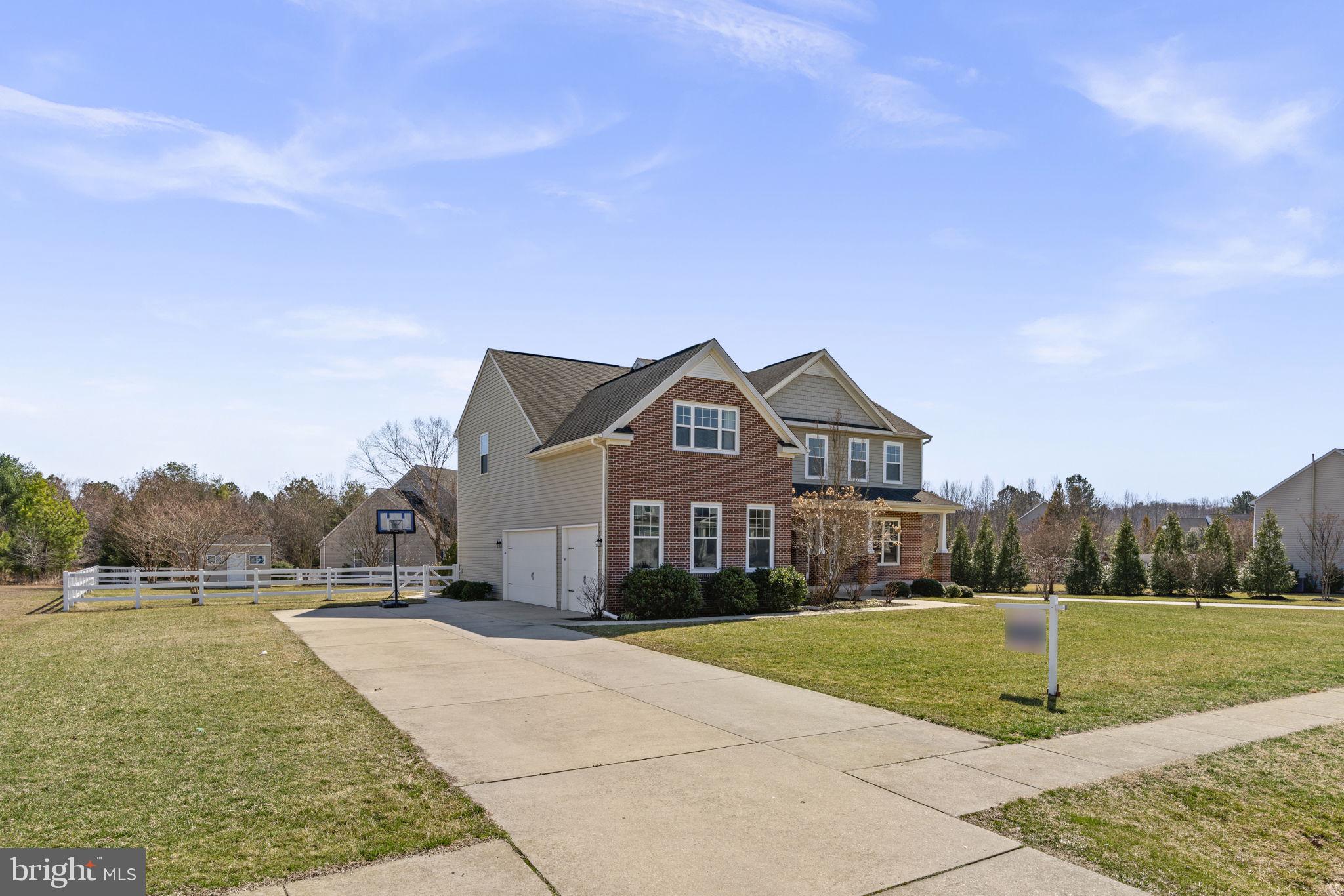 ESTATES AT AISQUITH FARM - Residential