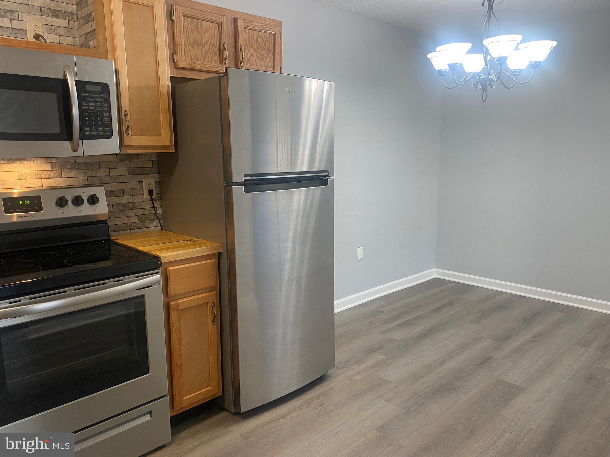 PLEASANT VALLEY ESTATES - Residential Lease