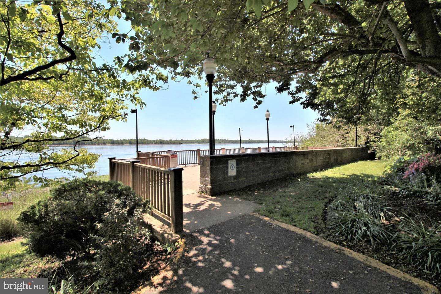 DELAIRE LANDING - Residential