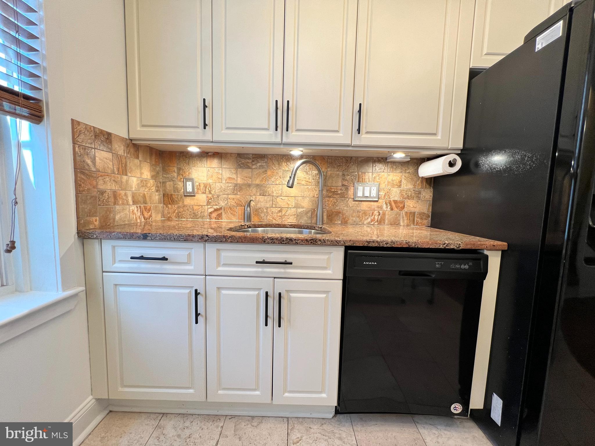 AVENUE OF THE ARTS - Residential Lease