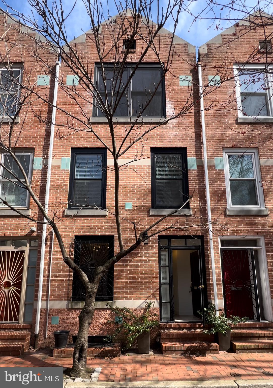 Large Townhome in the heart of Center City with PARKING! 3 large bedrooms, 2 full baths and a 1/2 bath on the first floor. Fully finished basement. Ceiling fans throughout the home, working fireplace, private out back area and 3rd floor rear deck. Central A/C, full size washer/dryer, new carpets and freshly painted. Walking distance to the best philadelphia has to offer and public transportation. Don't wait as this is a rare find with parking in this area!
