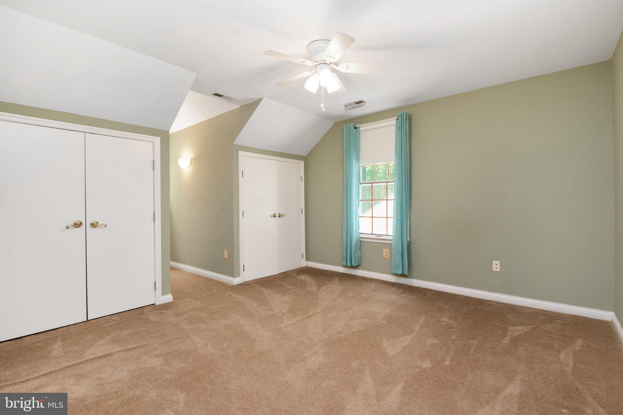 TALL OAKS - Residential