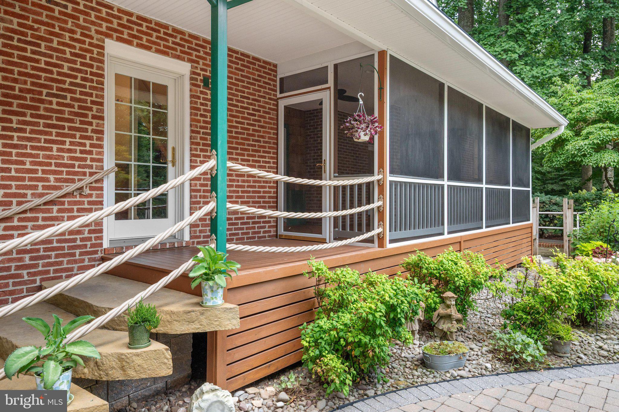 TALL OAKS - Residential