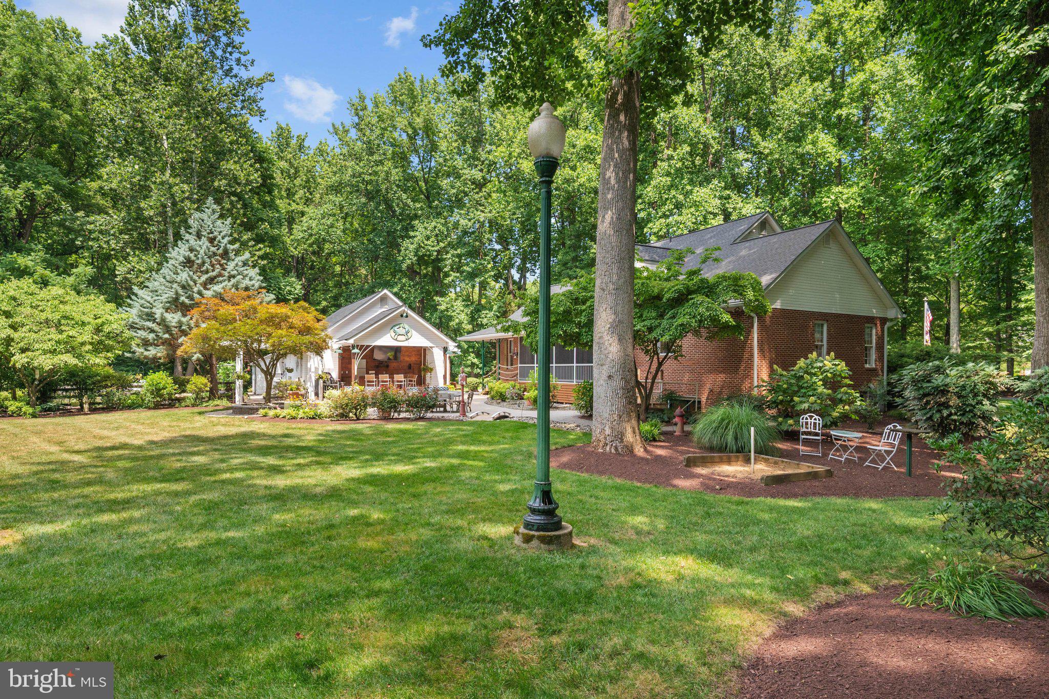 TALL OAKS - Residential