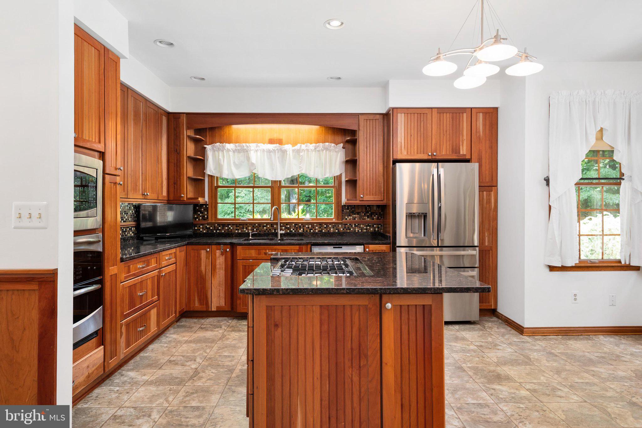 TALL OAKS - Residential