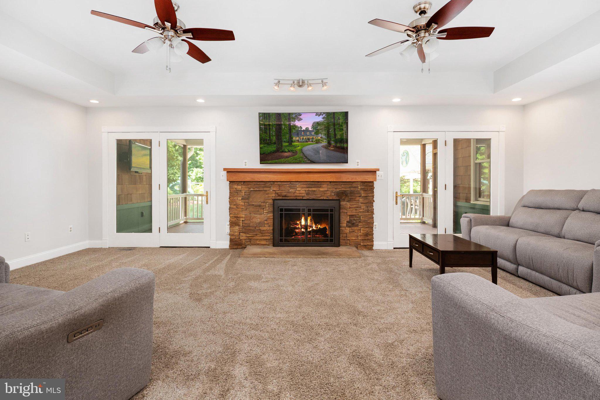 TALL OAKS - Residential