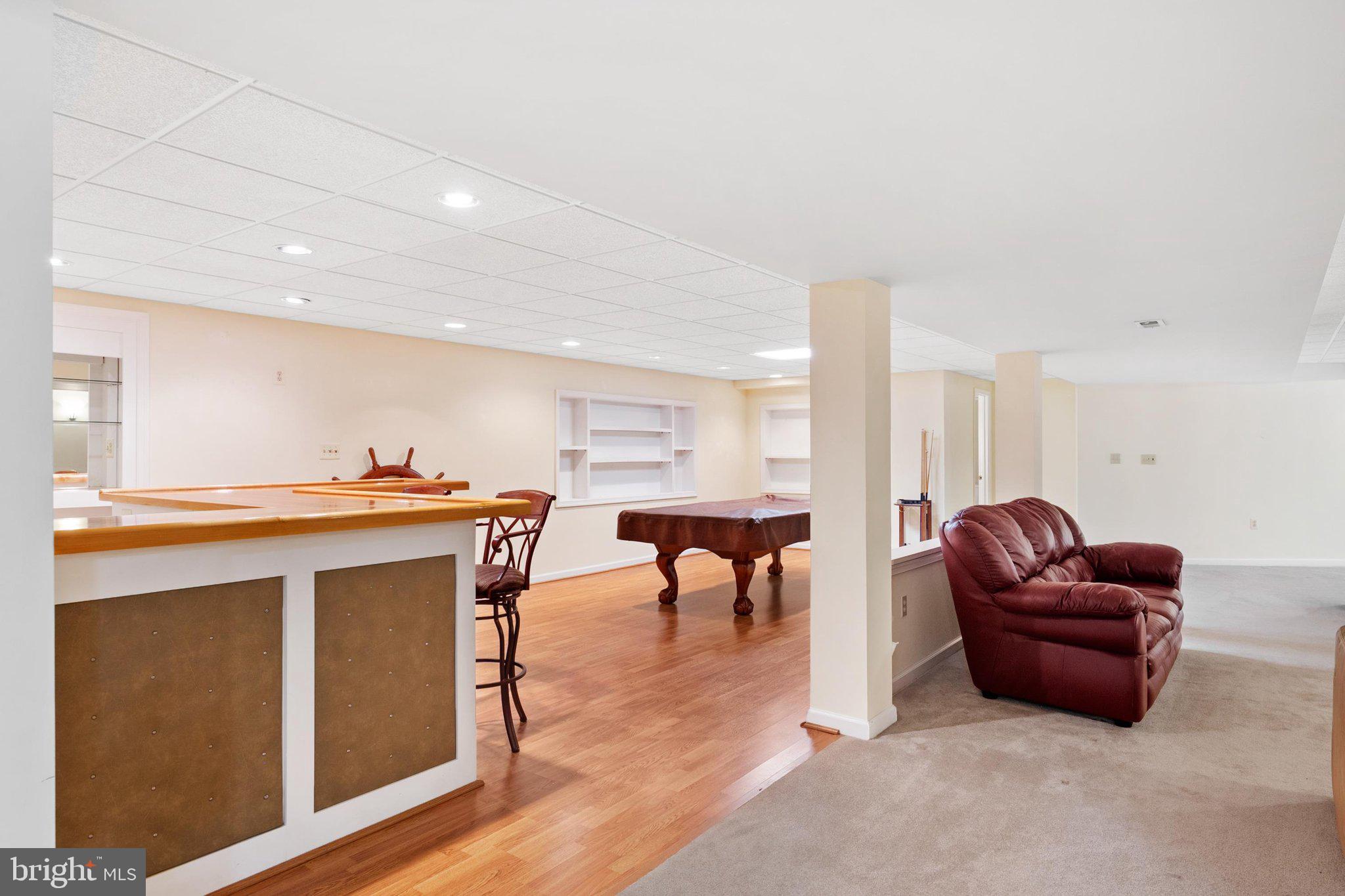 TALL OAKS - Residential