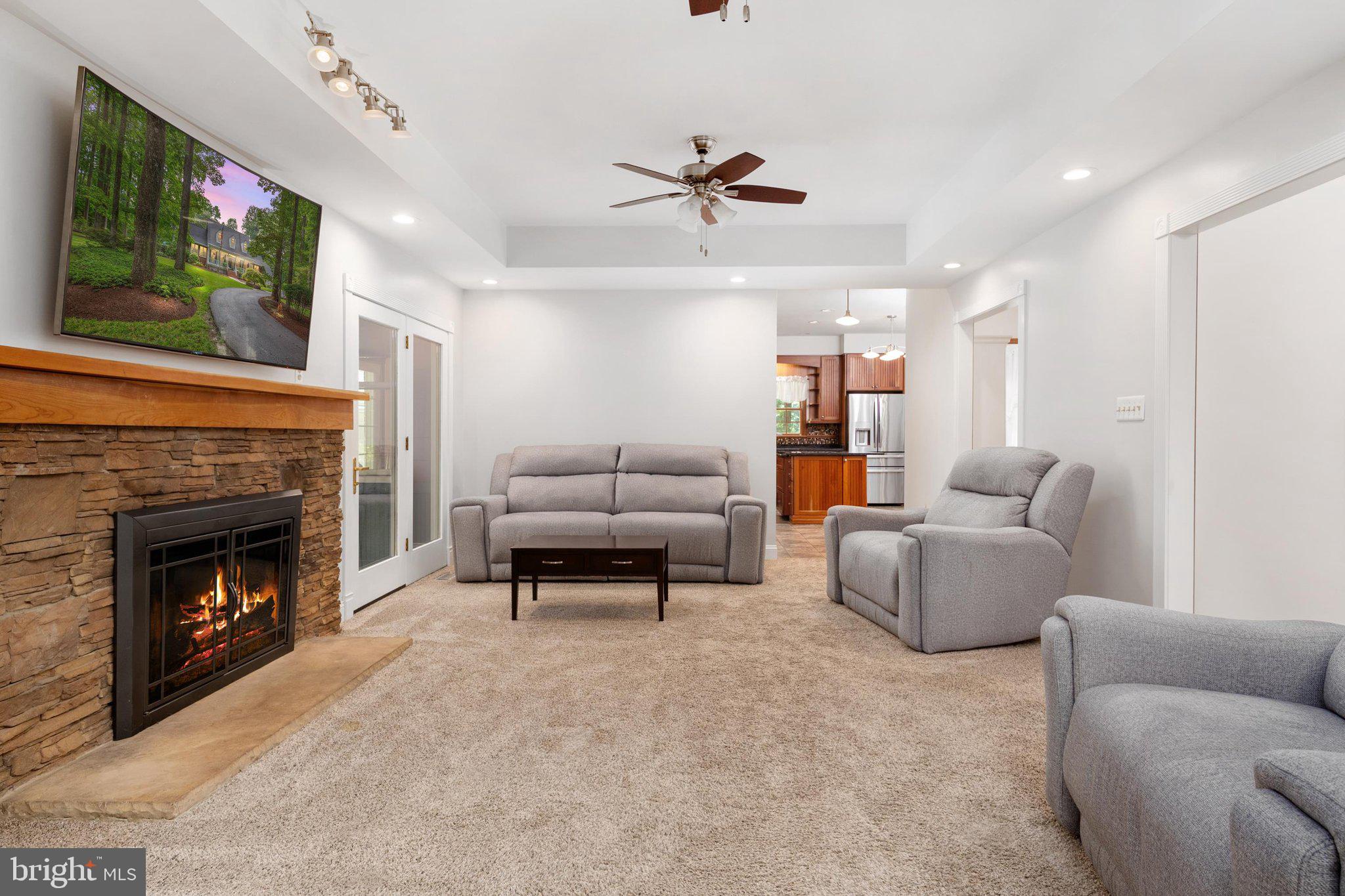 TALL OAKS - Residential