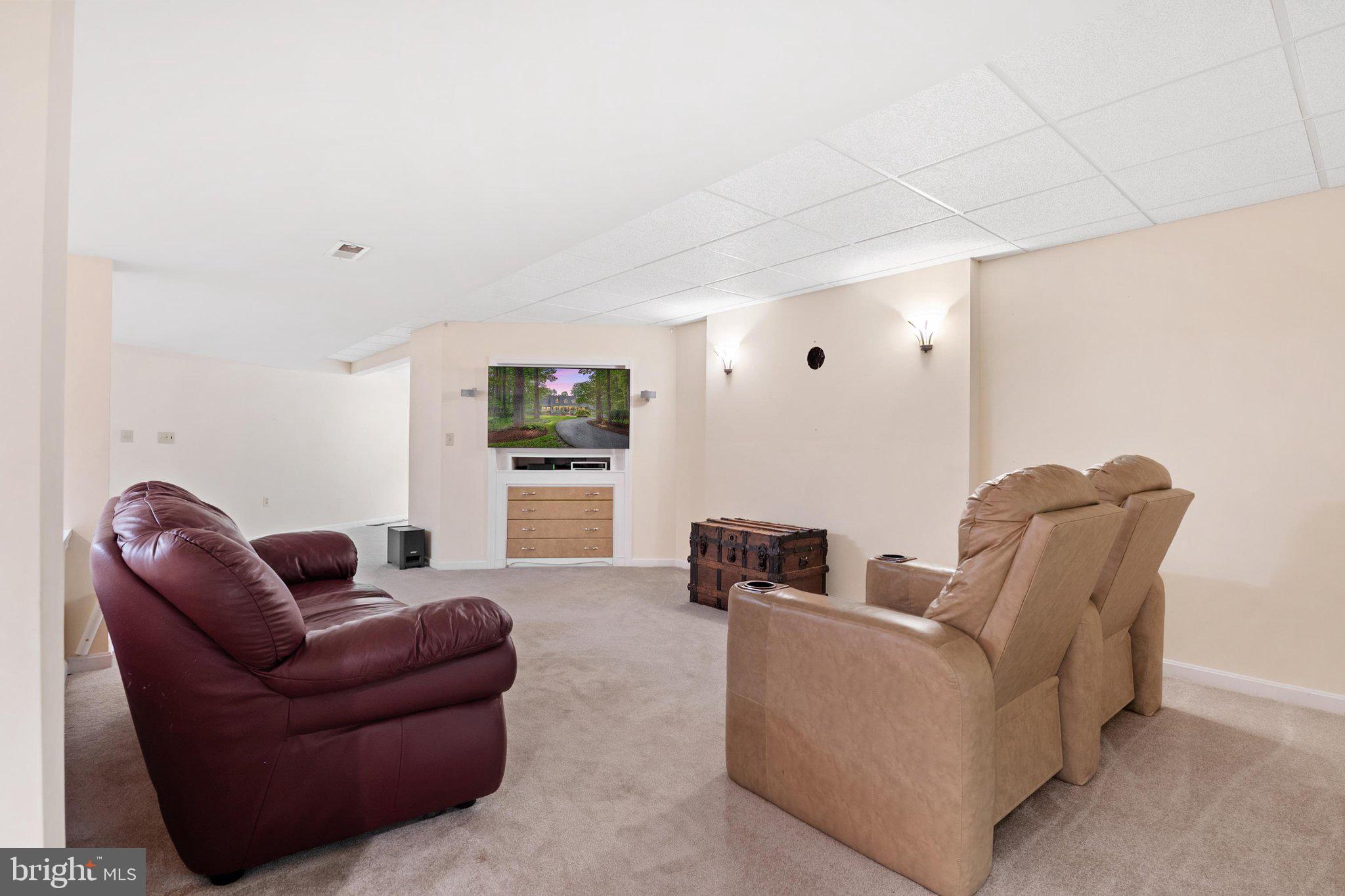 TALL OAKS - Residential