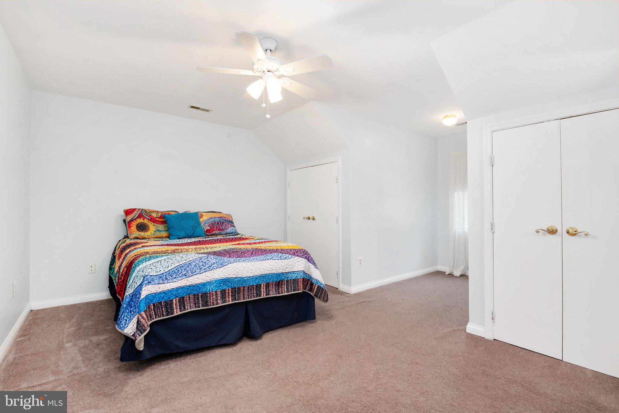 TALL OAKS - Residential
