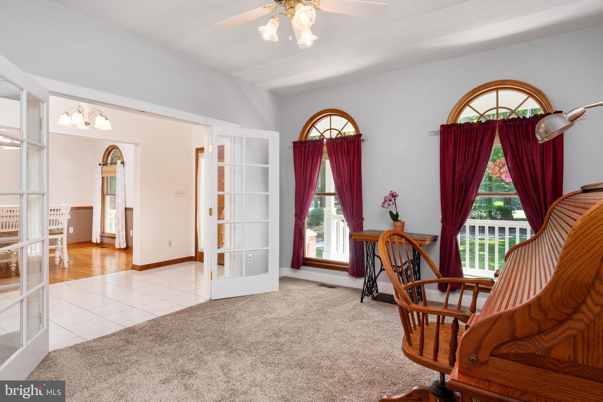 TALL OAKS - Residential