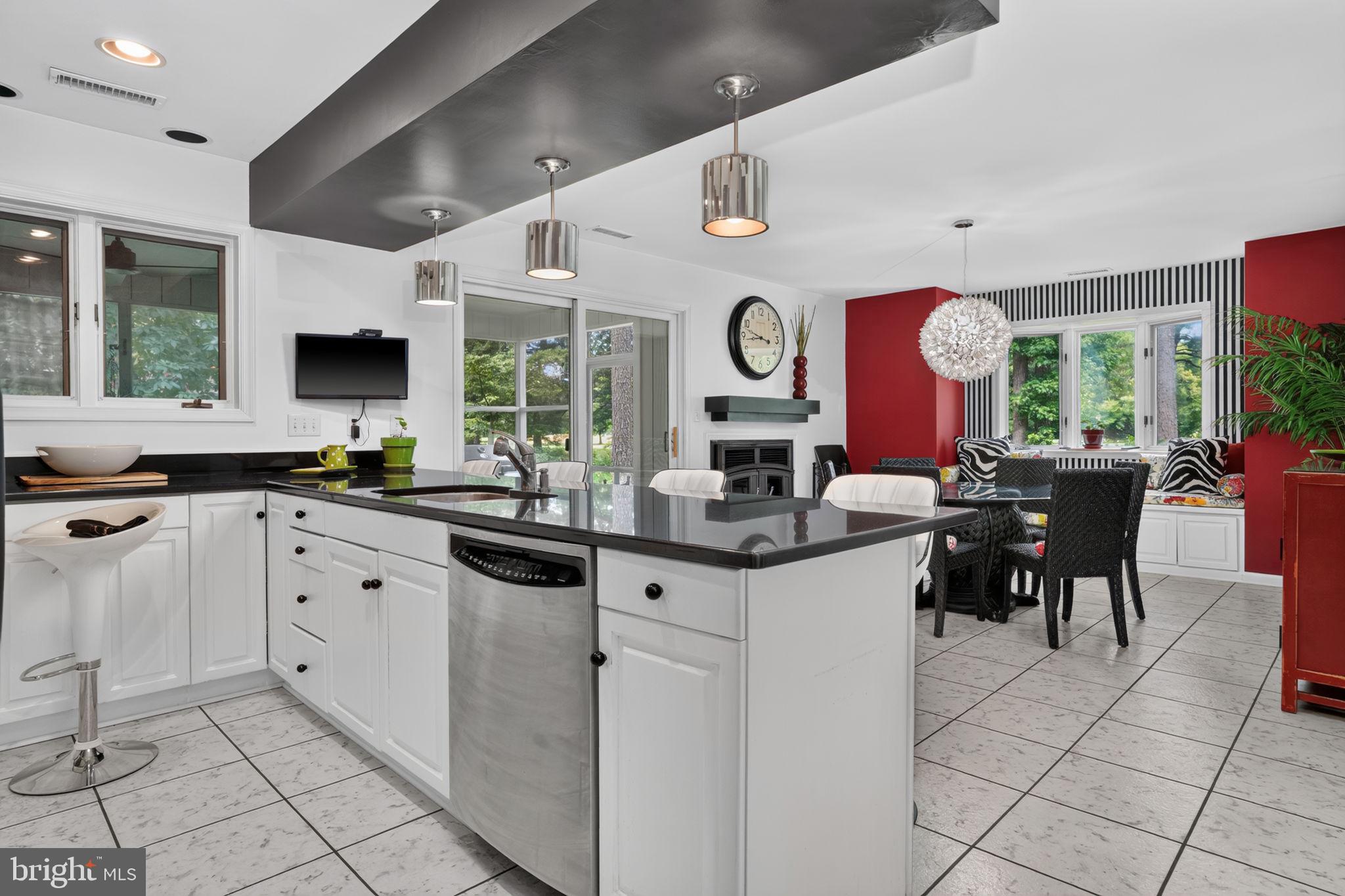 GOLF CLUB SHORES III - Residential
