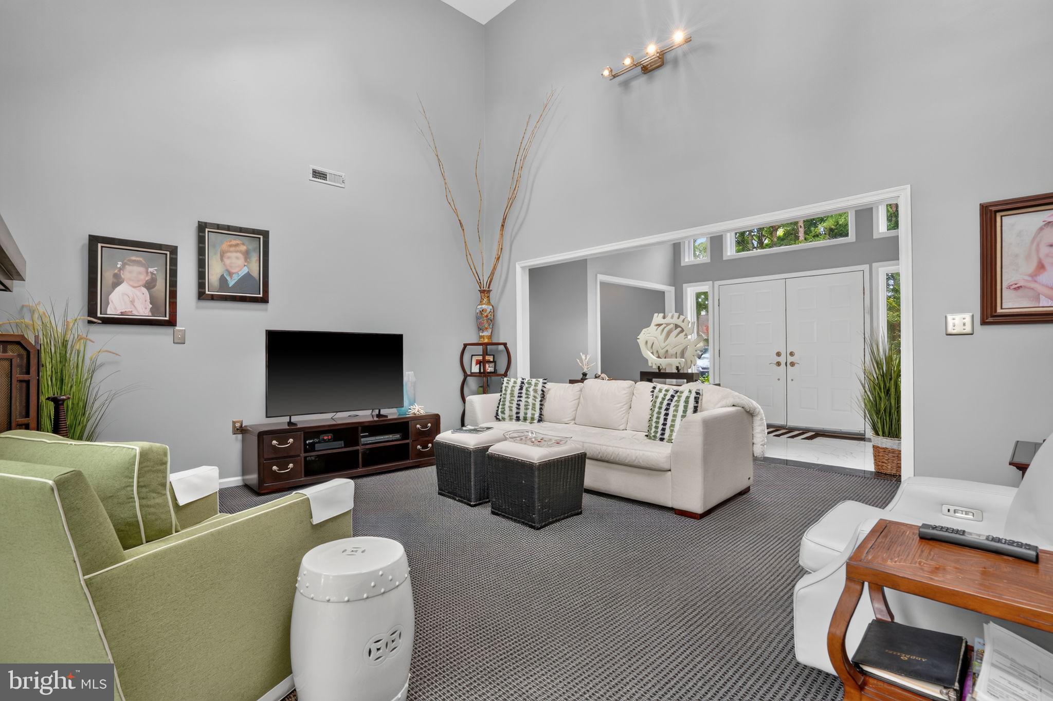 GOLF CLUB SHORES III - Residential