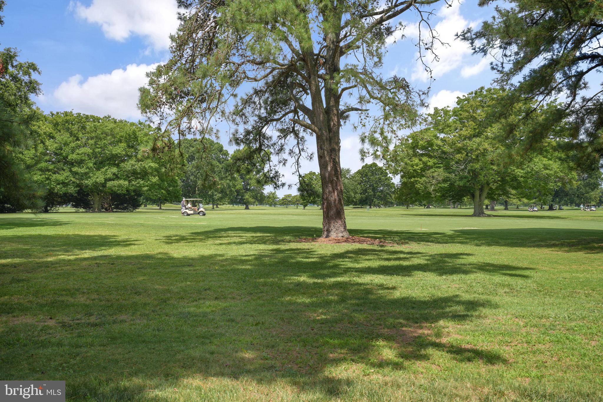 GOLF CLUB SHORES III - Residential