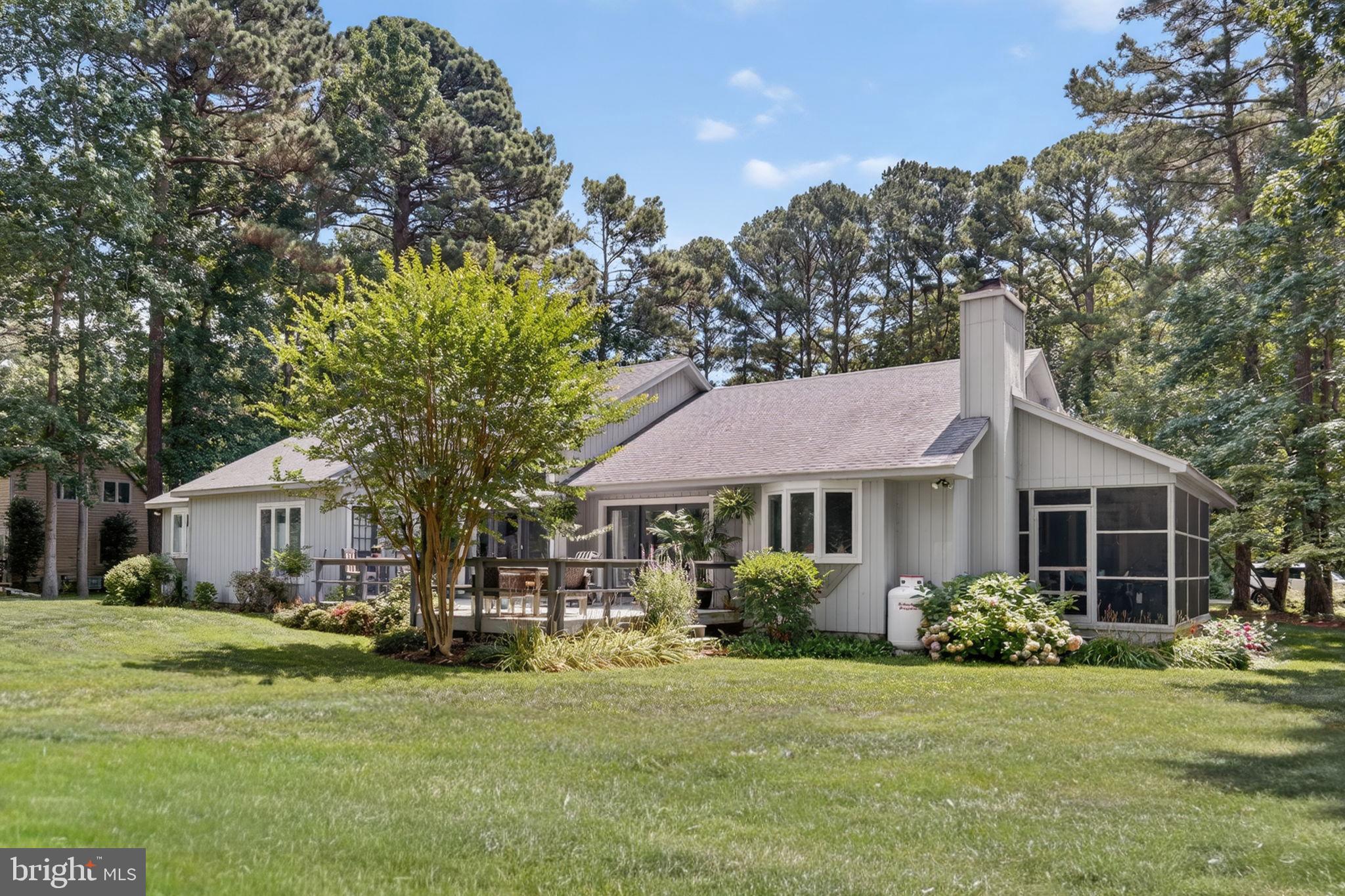GOLF CLUB SHORES III - Residential