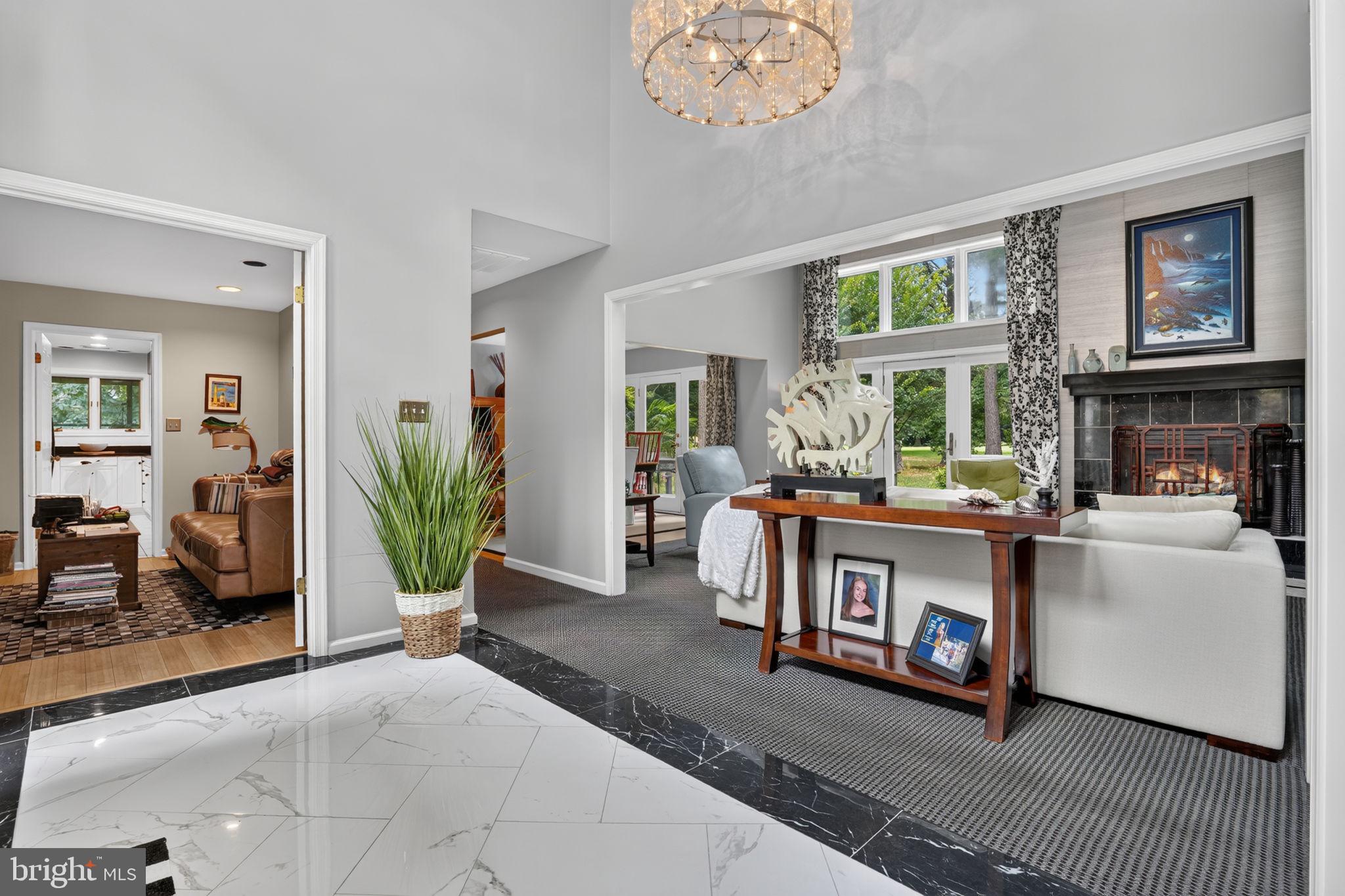 GOLF CLUB SHORES III - Residential