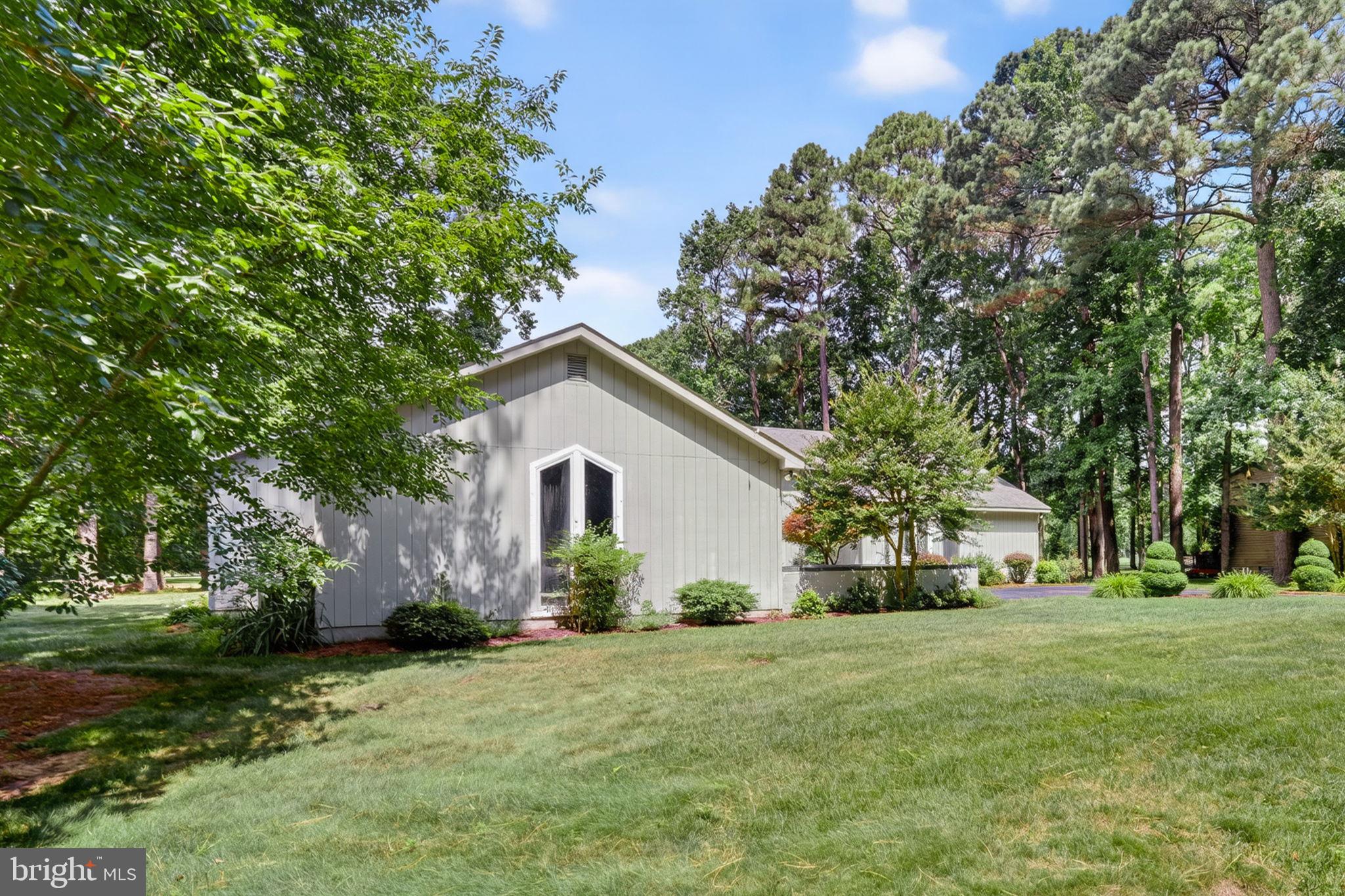 GOLF CLUB SHORES III - Residential
