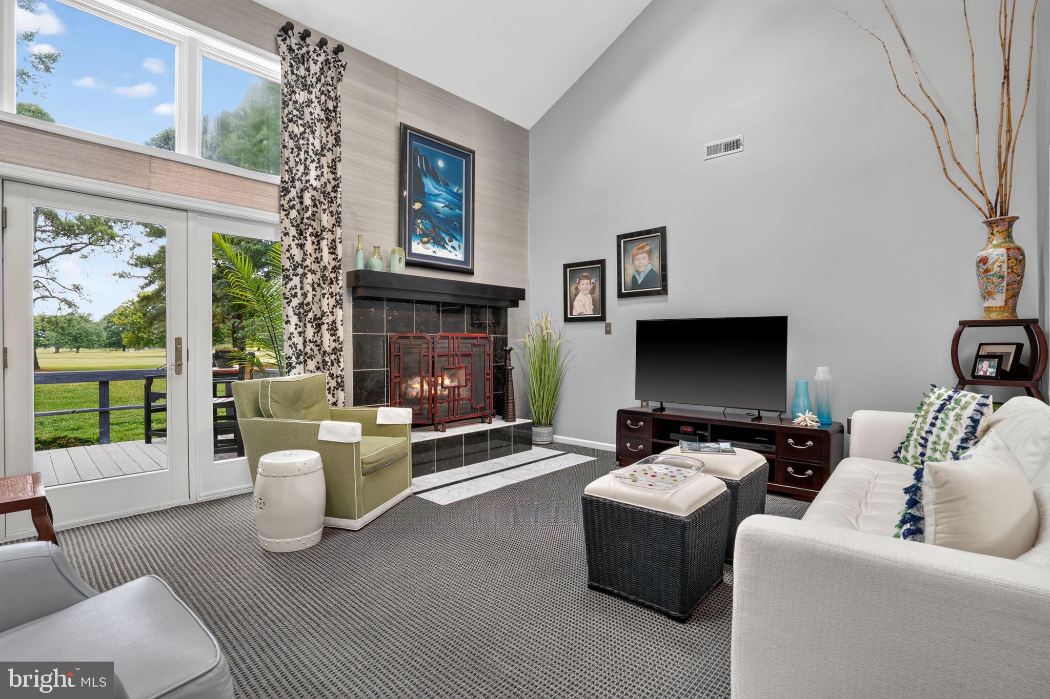 GOLF CLUB SHORES III - Residential