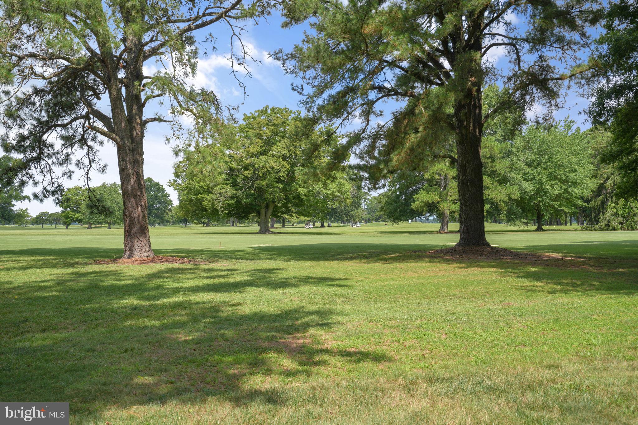 GOLF CLUB SHORES III - Residential