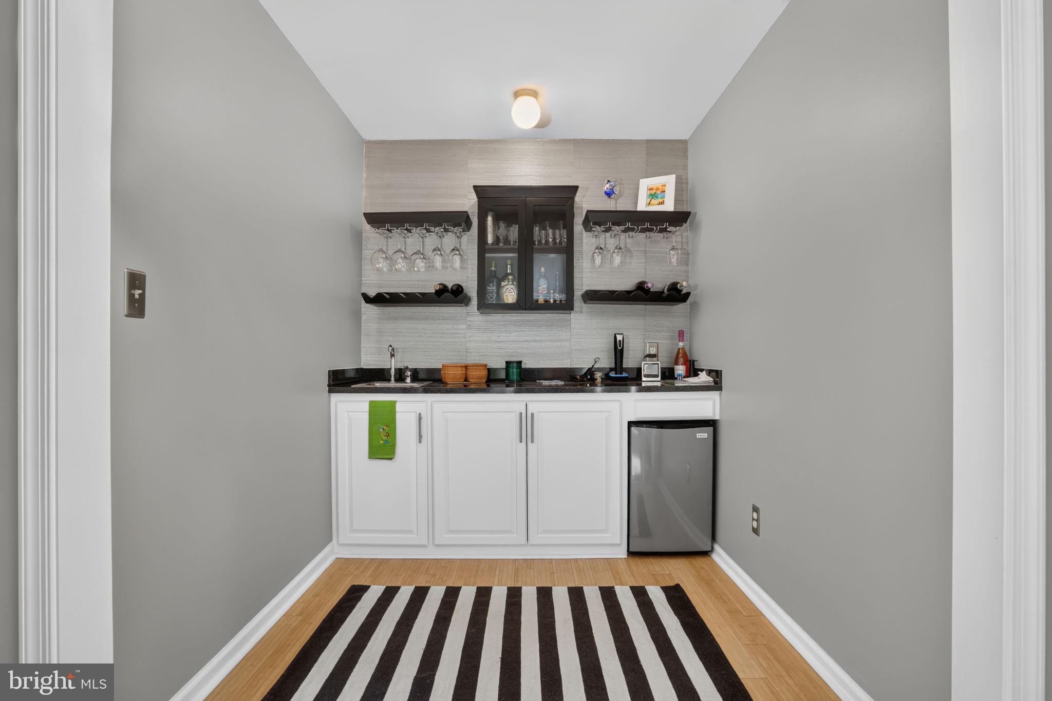 GOLF CLUB SHORES III - Residential