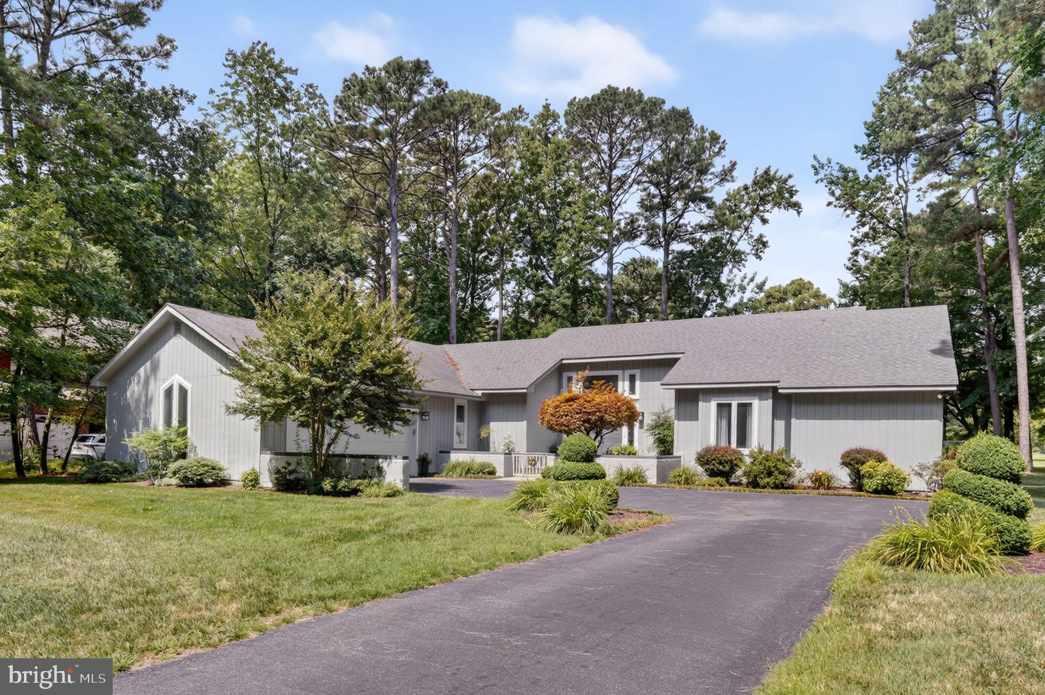 GOLF CLUB SHORES III - Residential
