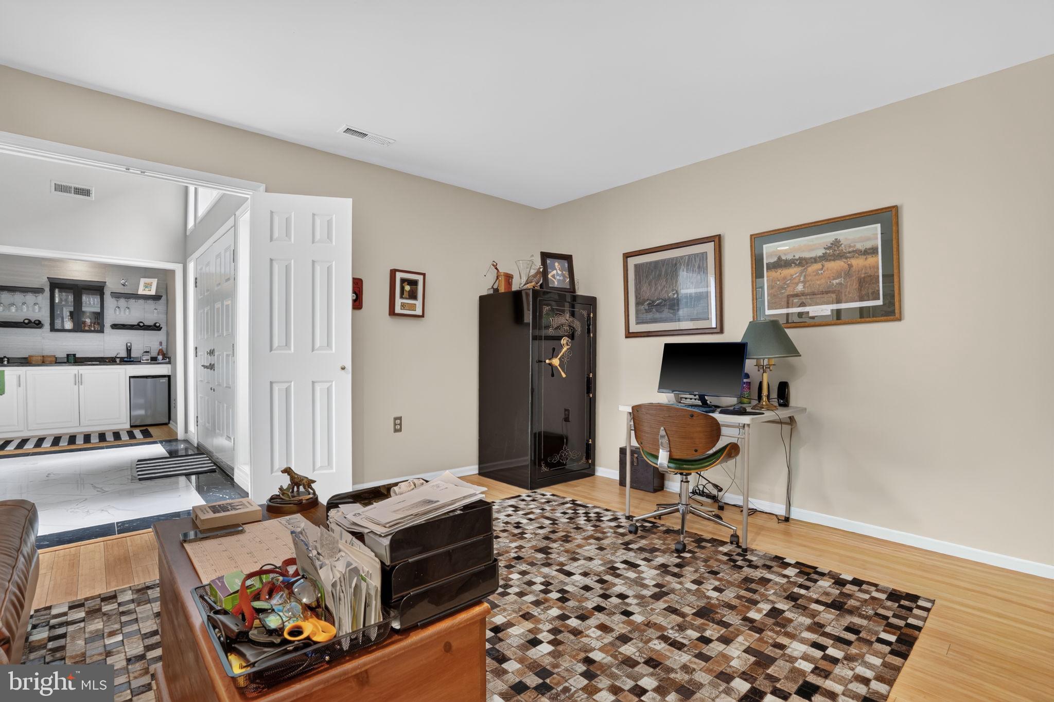 GOLF CLUB SHORES III - Residential