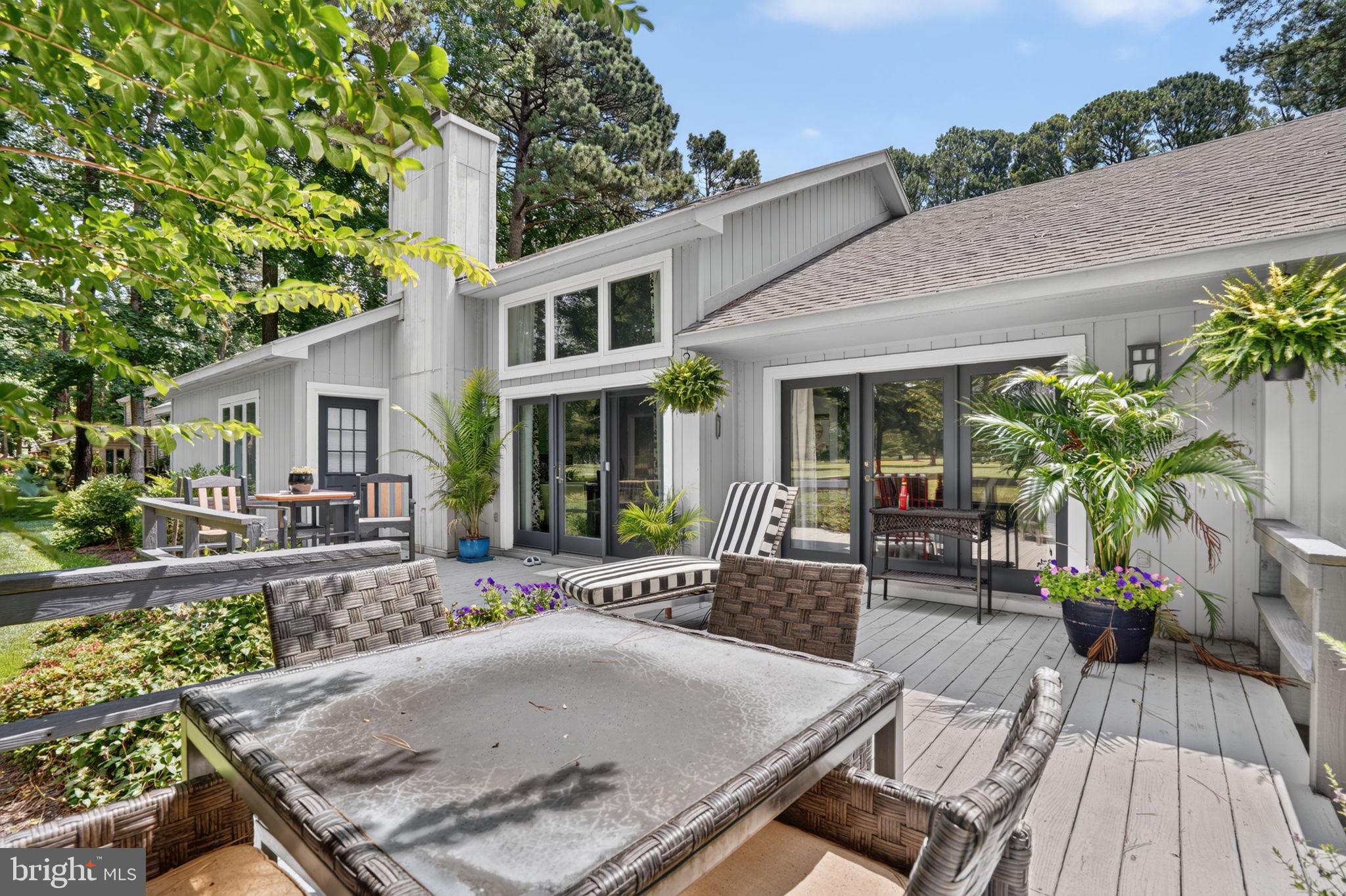 GOLF CLUB SHORES III - Residential