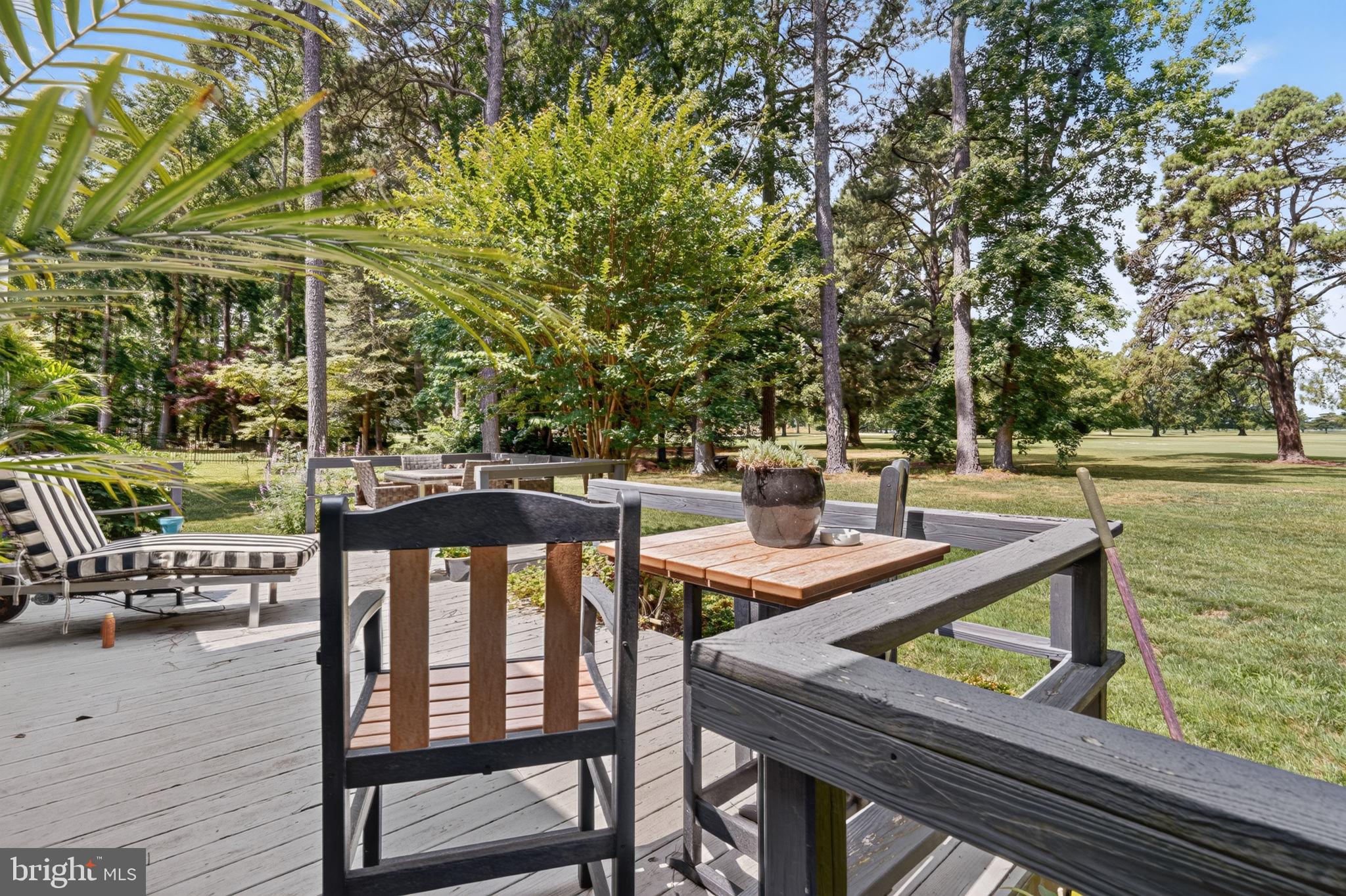 GOLF CLUB SHORES III - Residential