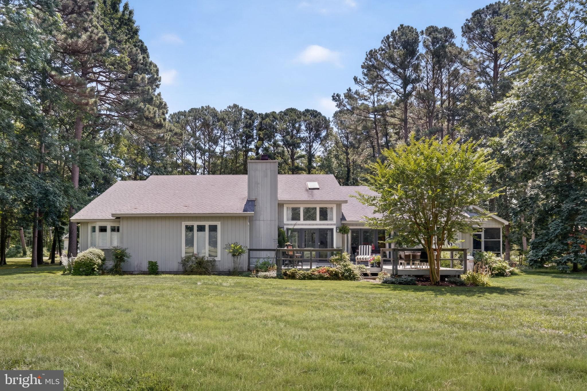 GOLF CLUB SHORES III - Residential