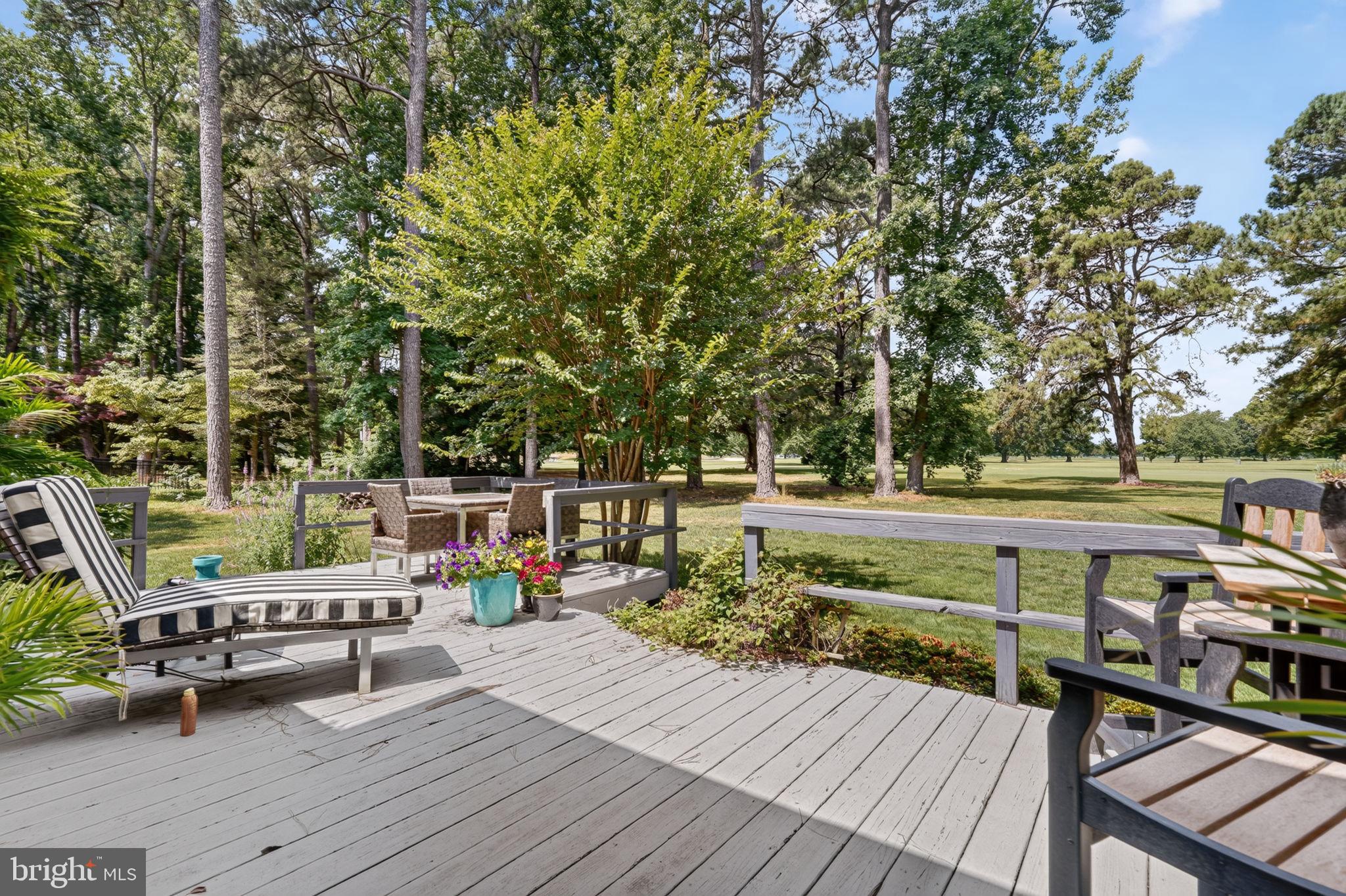 GOLF CLUB SHORES III - Residential