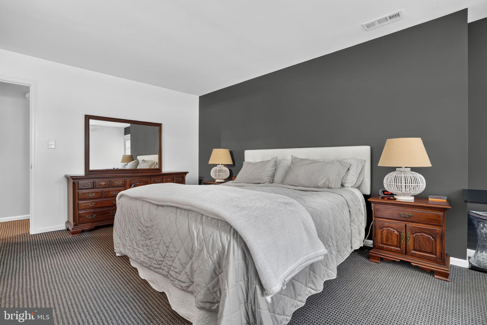 GOLF CLUB SHORES III - Residential