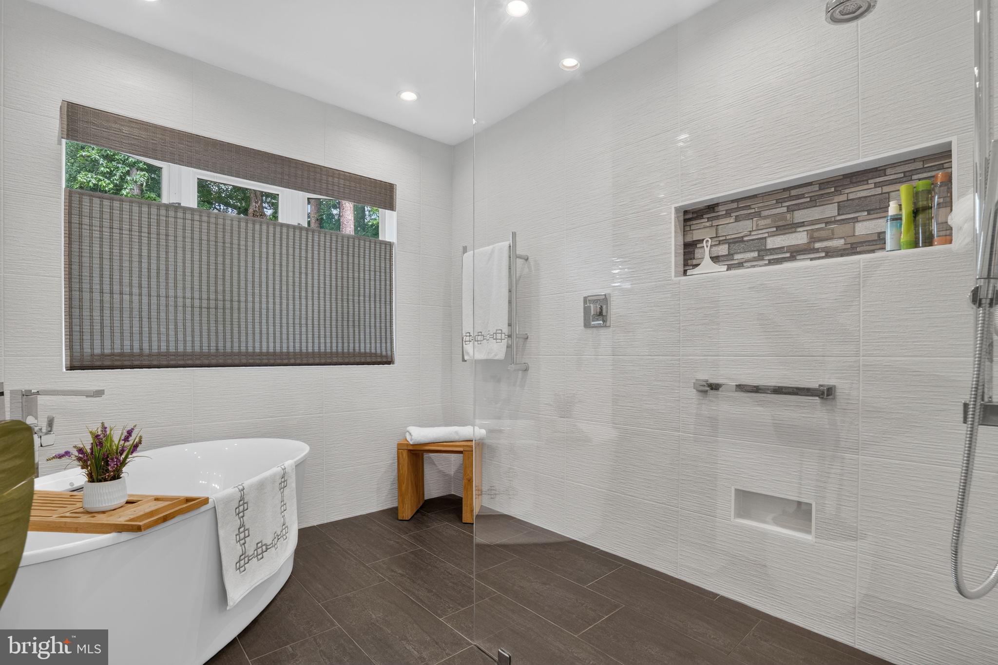 GOLF CLUB SHORES III - Residential