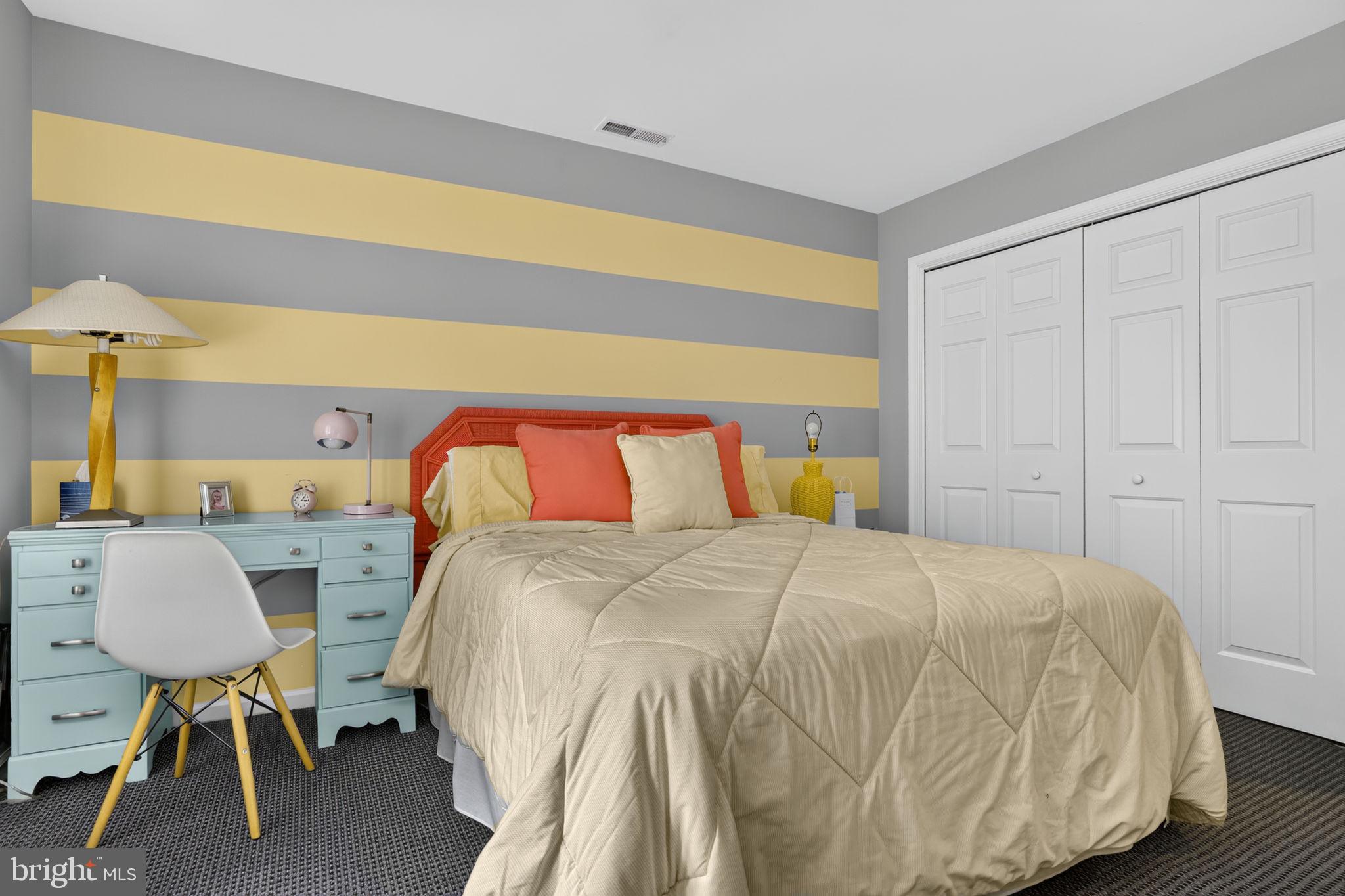 GOLF CLUB SHORES III - Residential