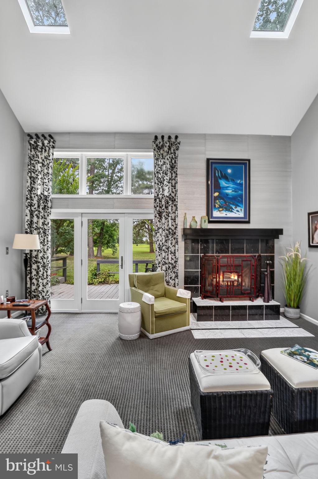 GOLF CLUB SHORES III - Residential