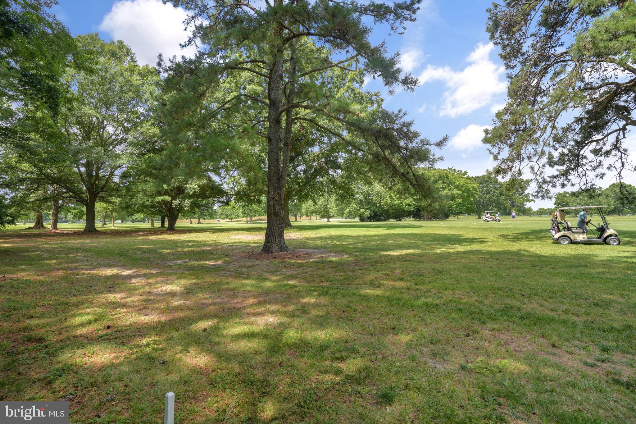 GOLF CLUB SHORES III - Residential
