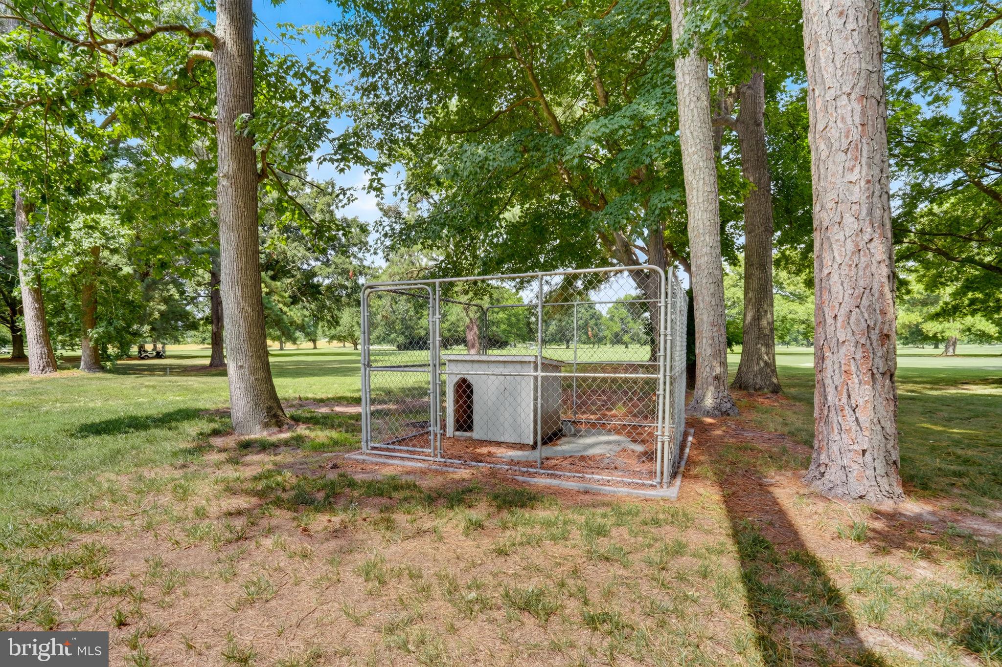 GOLF CLUB SHORES III - Residential
