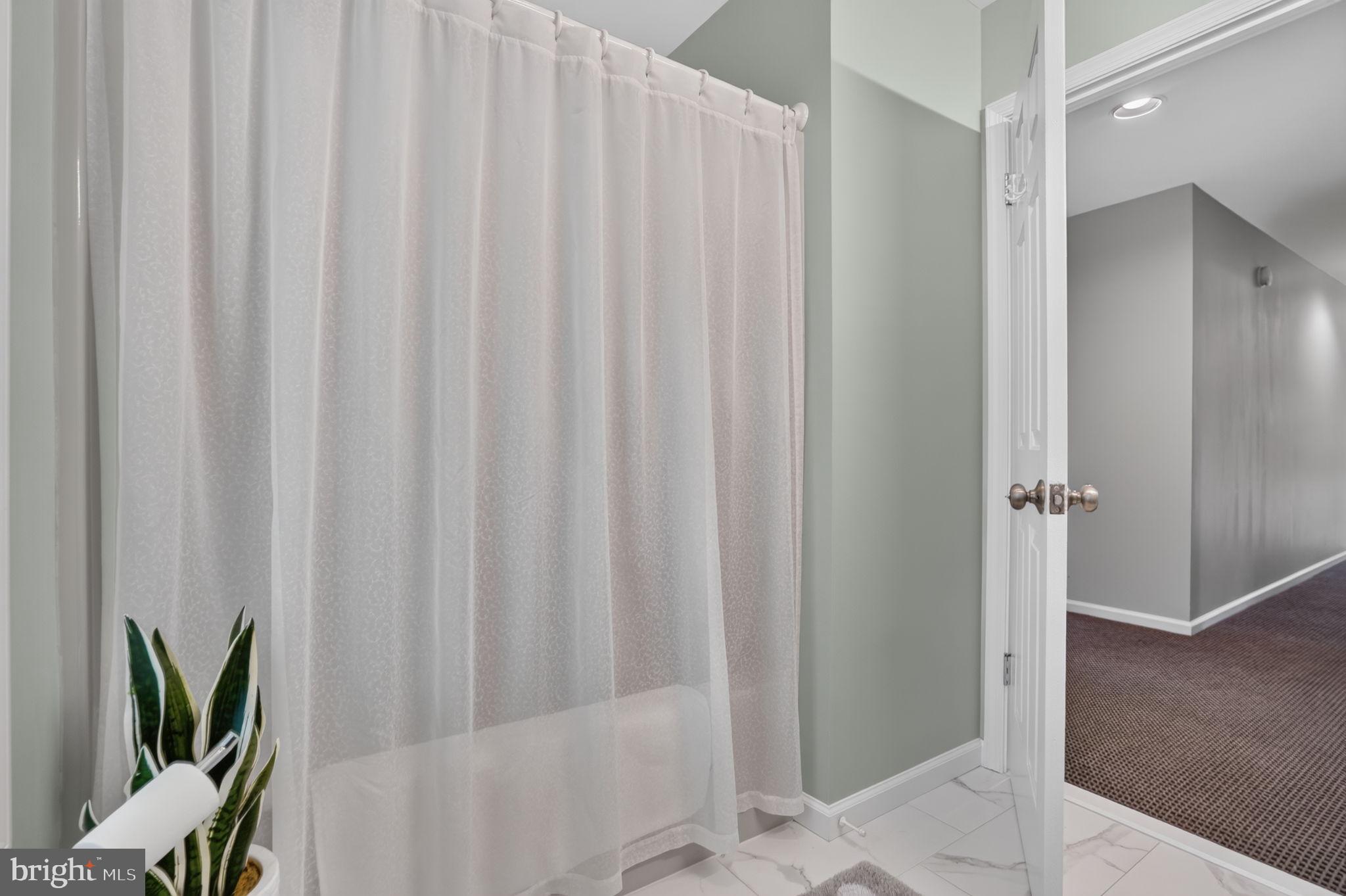 GOLF CLUB SHORES III - Residential