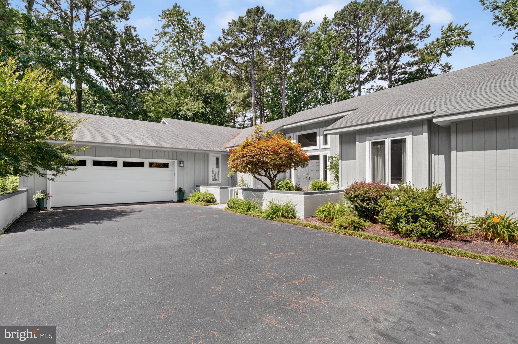 GOLF CLUB SHORES III - Residential
