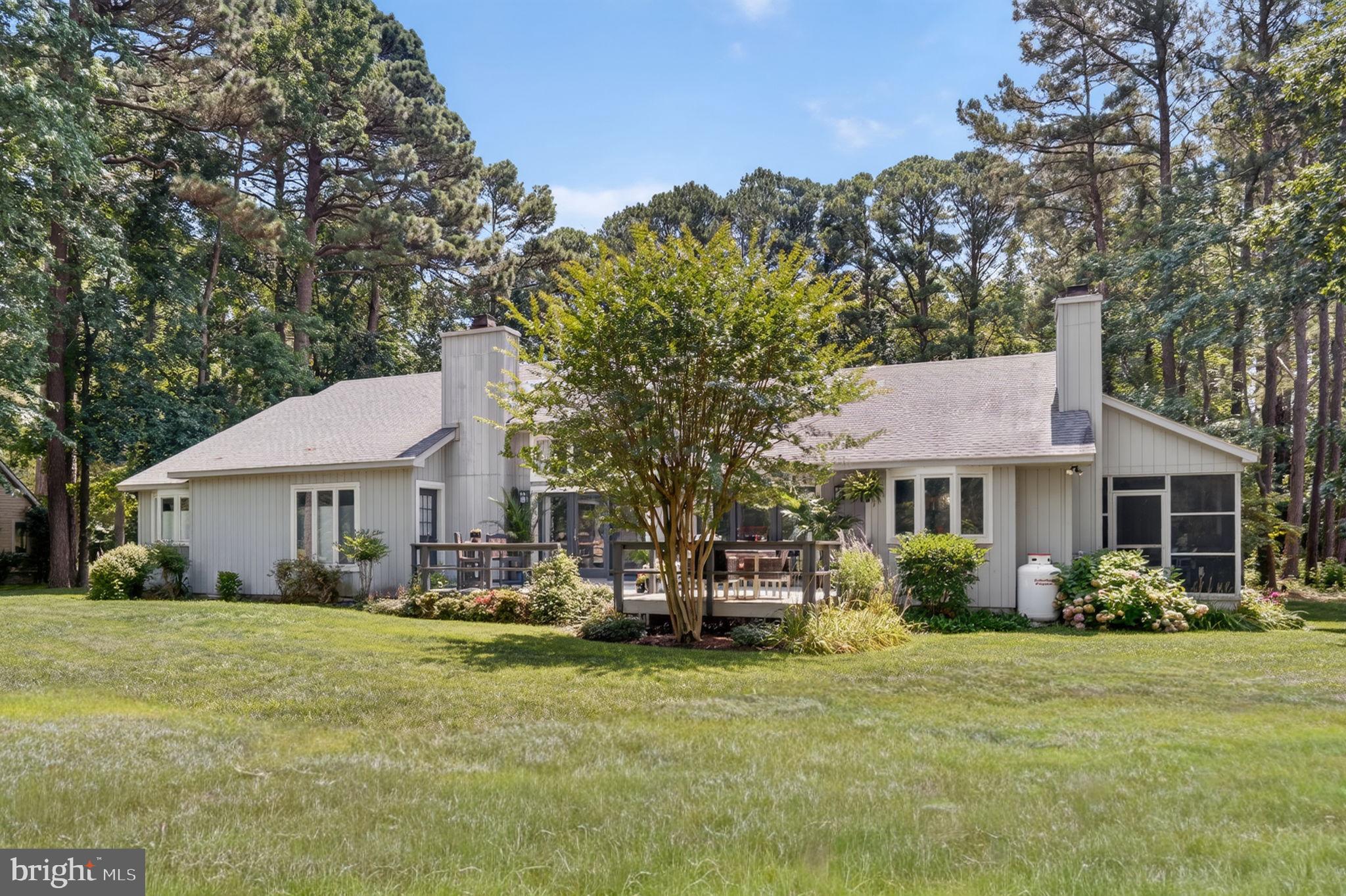 GOLF CLUB SHORES III - Residential