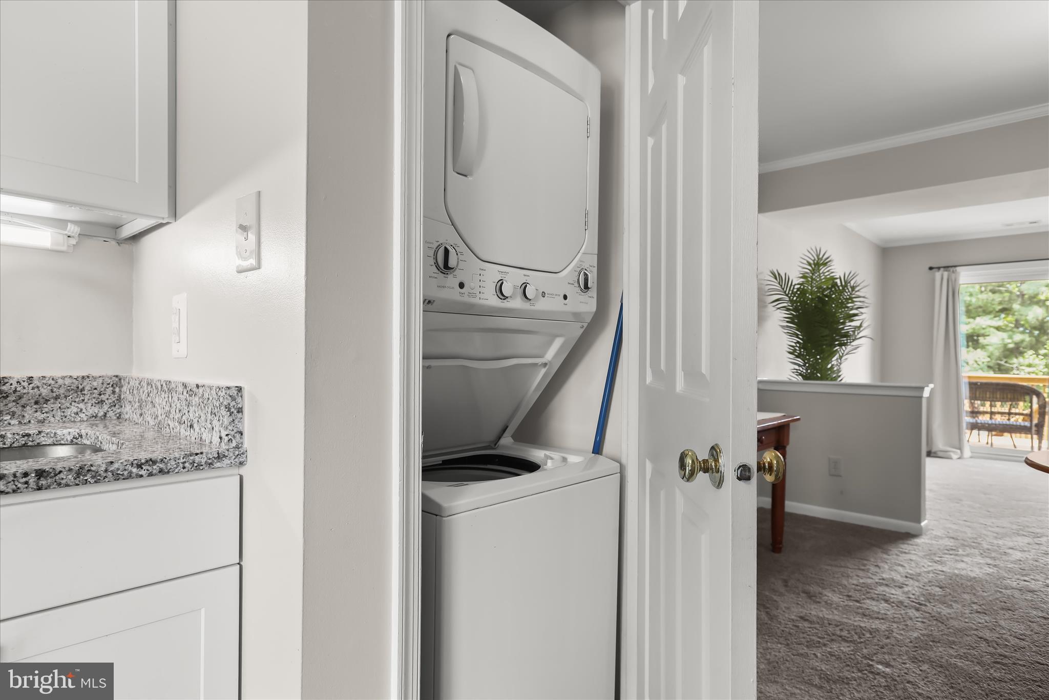 GOVERNORS LANDING - Residential
