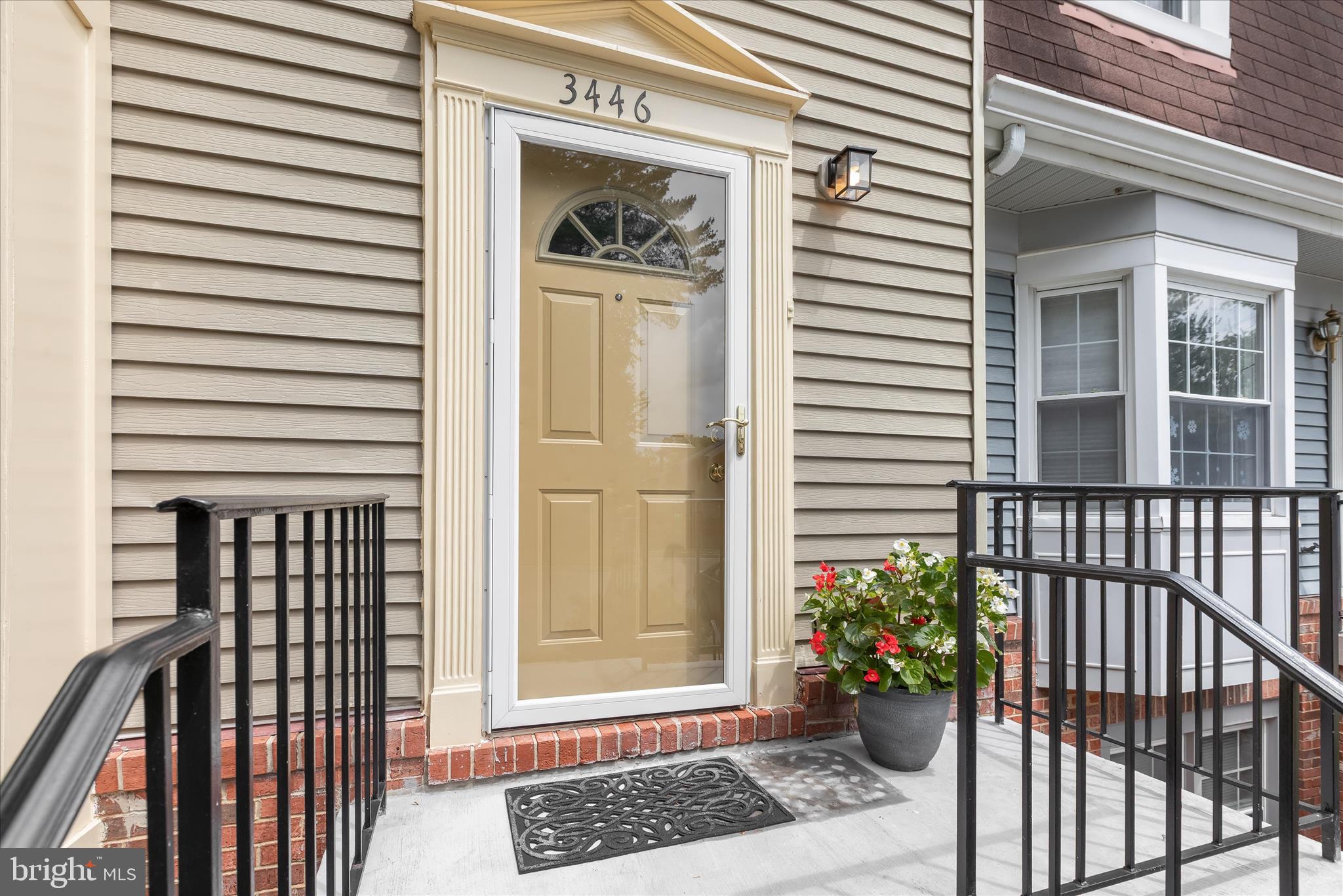GOVERNORS LANDING - Residential