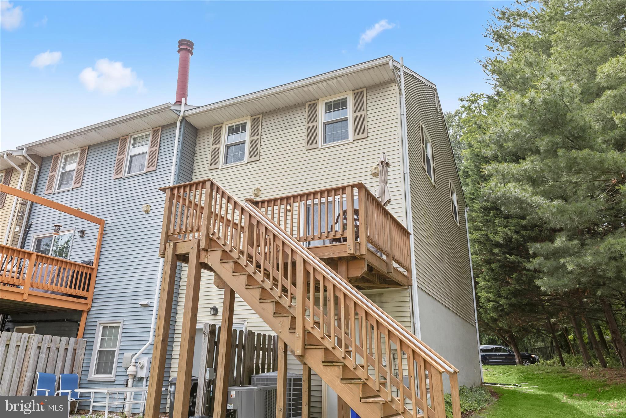 GOVERNORS LANDING - Residential