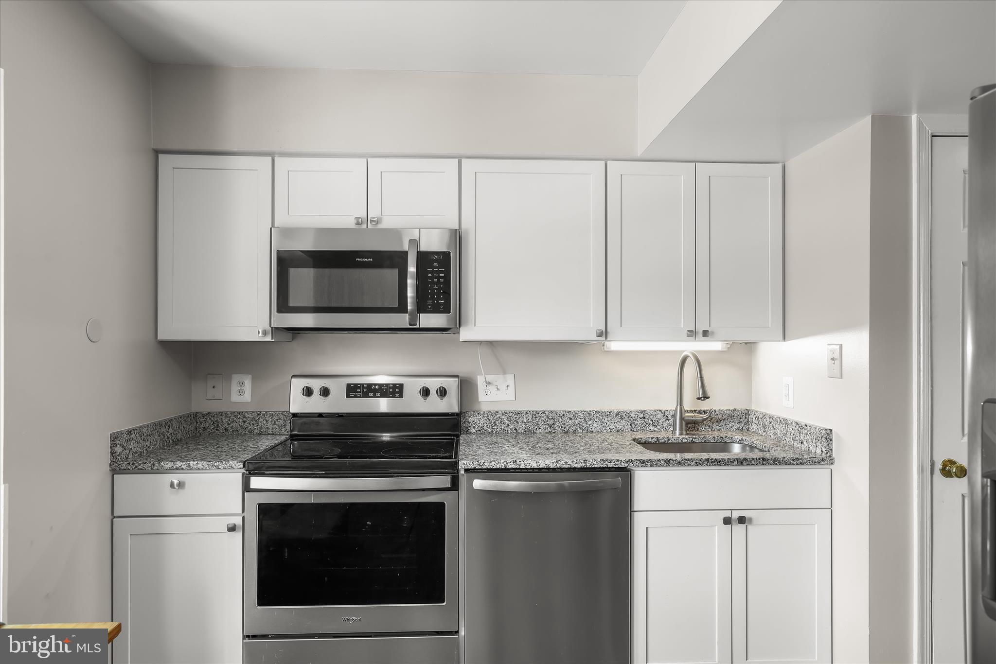 GOVERNORS LANDING - Residential