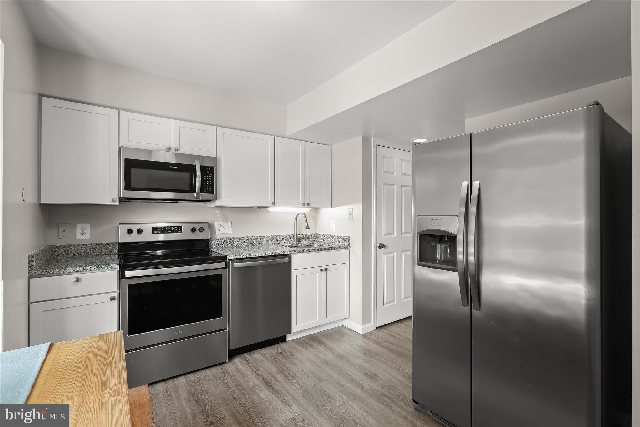 GOVERNORS LANDING - Residential
