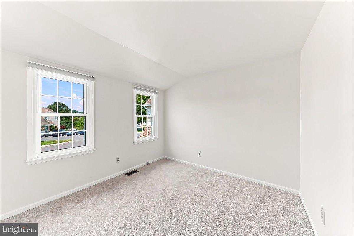 TWIN HILLS - Residential